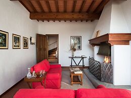 Restful Holiday Home in Reggello With Swimming Pool