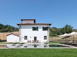 Restful Holiday Home in Reggello With Swimming Pool