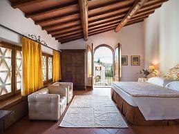 Restful Holiday Home in Reggello With Swimming Pool