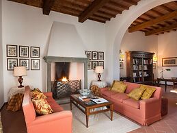 Restful Holiday Home in Reggello With Swimming Pool