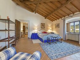 Restful Holiday Home in Reggello With Swimming Pool