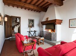 Restful Holiday Home in Reggello With Swimming Pool