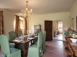 Restful Holiday Home in Reggello With Swimming Pool