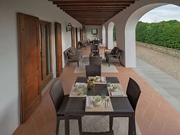 Restful Holiday Home in Reggello With Swimming Pool