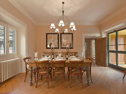 Restful Holiday Home in Reggello With Swimming Pool