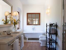 Restful Holiday Home in Reggello With Swimming Pool