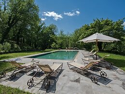 Restful Holiday Home in Reggello With Swimming Pool