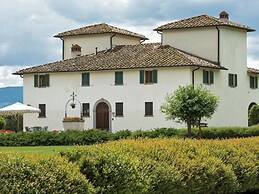 Restful Holiday Home in Reggello With Swimming Pool