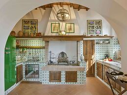 Restful Holiday Home in Reggello With Swimming Pool