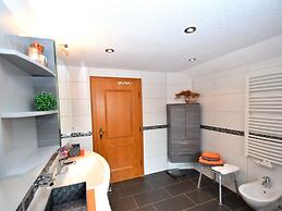 Scenic Apartment With Balcony, Garden, Deckchairs, Barbecue