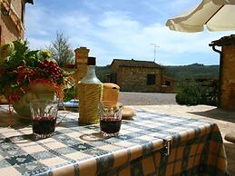 Lovely Farmhouse in Asciano With Swimming Pool