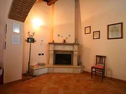 Lovely Farmhouse in Asciano With Swimming Pool
