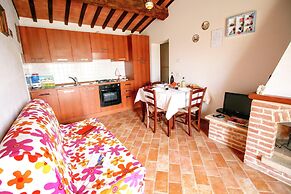 Lovely Farmhouse in Asciano With Swimming Pool