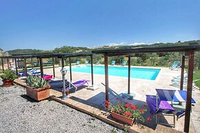 Lovely Farmhouse in Asciano With Swimming Pool