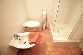 Lovely Farmhouse in Asciano With Swimming Pool