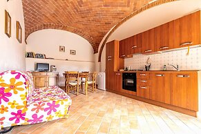 Lovely Farmhouse in Asciano With Swimming Pool