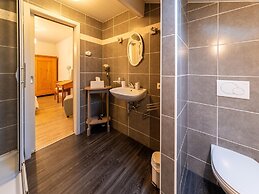 Suave Holiday Home in Stavelot With Infrared Sauna