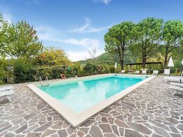 Captivating Apartment in Assisi With Swimming Pool