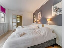 Cosy Apartment in Sint Maartensbrug Near the Beaches