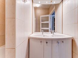 Cosy Apartment in Sint Maartensbrug Near the Beaches