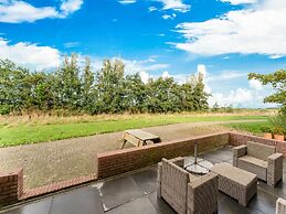 Cosy Apartment in Sint Maartensbrug Near the Beaches
