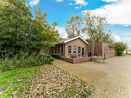 Cosy Apartment in Sint Maartensbrug Near the Beaches