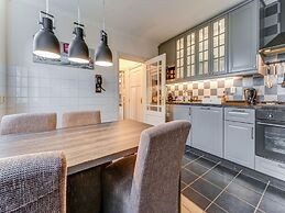 Cosy Apartment in Sint Maartensbrug Near the Beaches