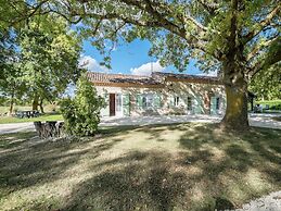 Spacious Holiday Home in Saint-nexans With Terrace