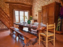 Perigord House With Private Swimming Pool in the Middle of Unspoiled N