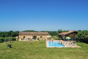 Perigord House With Private Swimming Pool in the Middle of Unspoiled N