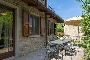Beautiful Cottage in Dicomano With Swimming Pool