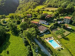 Beautiful Cottage in Dicomano With Swimming Pool