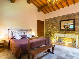 Beautiful Cottage in Dicomano With Swimming Pool