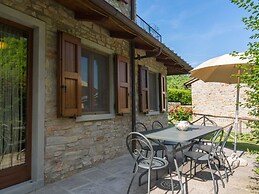 Beautiful Cottage in Dicomano With Swimming Pool