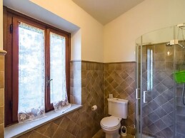Beautiful Cottage in Dicomano With Swimming Pool