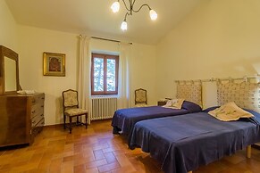 Beautiful Cottage in Dicomano With Swimming Pool