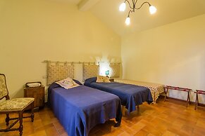 Beautiful Cottage in Dicomano With Swimming Pool
