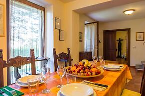 Beautiful Cottage in Dicomano With Swimming Pool