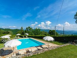 Beautiful Cottage in Dicomano With Swimming Pool