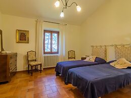 Beautiful Cottage in Dicomano With Swimming Pool