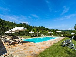 Beautiful Cottage in Dicomano With Swimming Pool