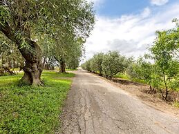 Apartment With Pool Amid Vineyards and Near the Beach