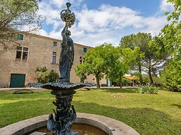 Apartment With Pool Amid Vineyards and Near the Beach