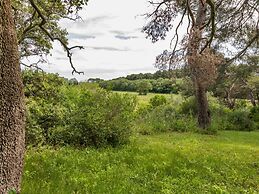 Apartment With Pool Amid Vineyards and Near the Beach