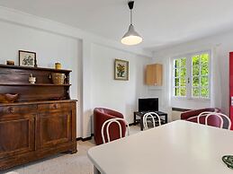 Apartment With Pool Amid Vineyards and Near the Beach