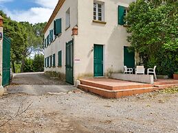 Apartment With Pool Amid Vineyards and Near the Beach