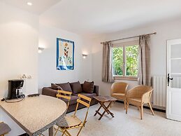 Apartment With Pool Amid Vineyards and Near the Beach