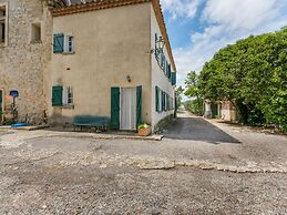 Apartment With Pool Amid Vineyards and Near the Beach