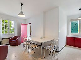 Apartment With Pool Amid Vineyards and Near the Beach