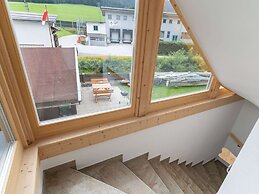 Central Apartment With Balcony, Terrace, Garden, Deckchairs